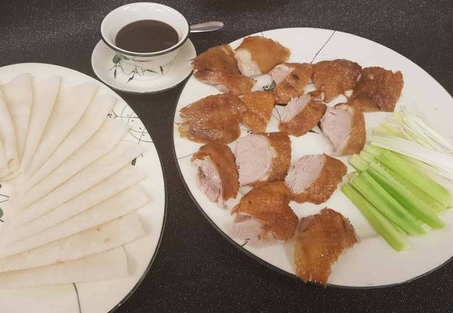 Roast Duck Pancakes 片皮鸭